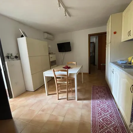 Apartment Giovanninos House *